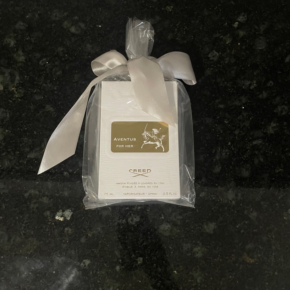 brand new Creed Aventus For Her perfume